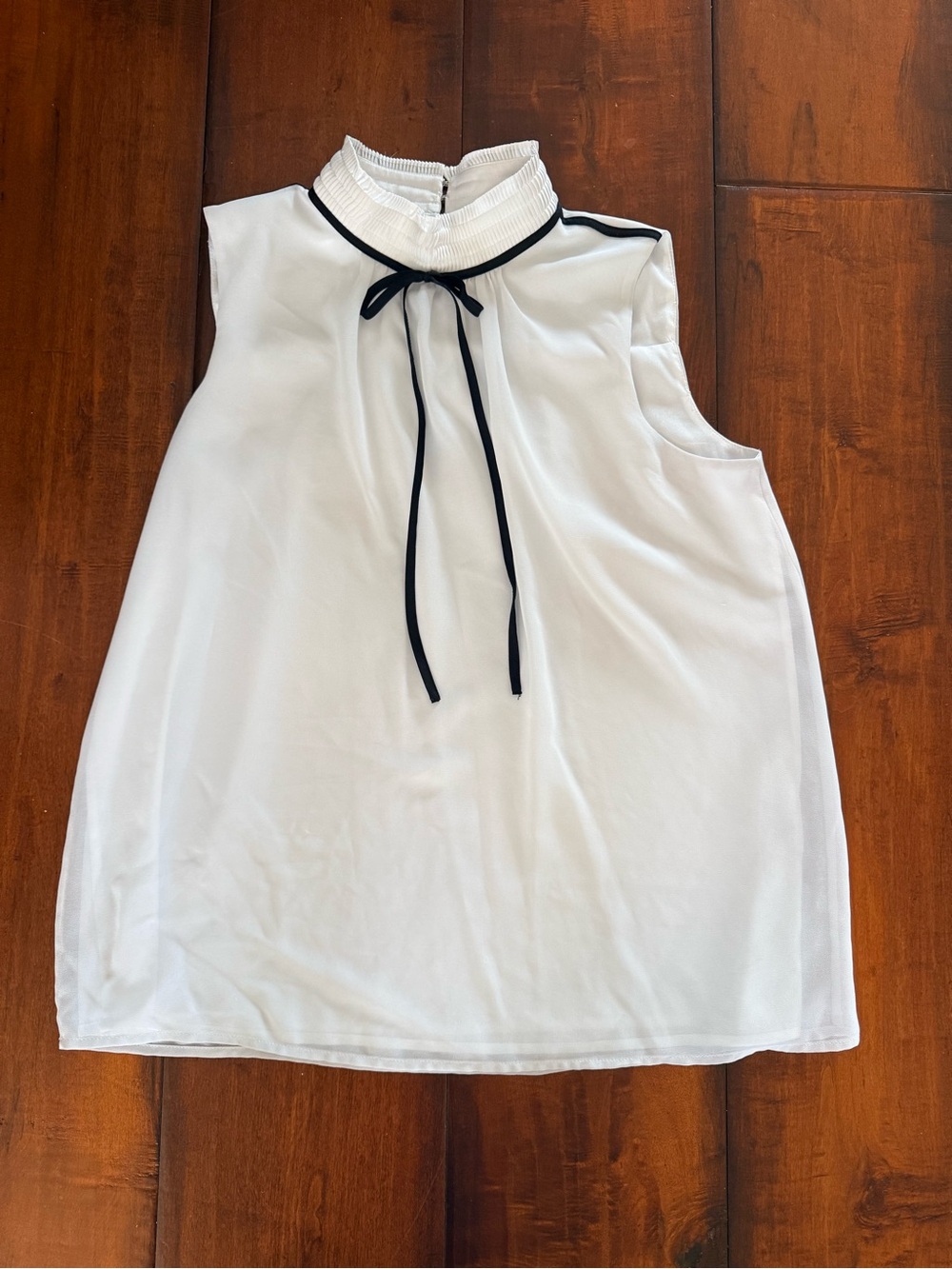 Karl Lagerfeld White Sleeveless High-Neck Blouse with Black Tie